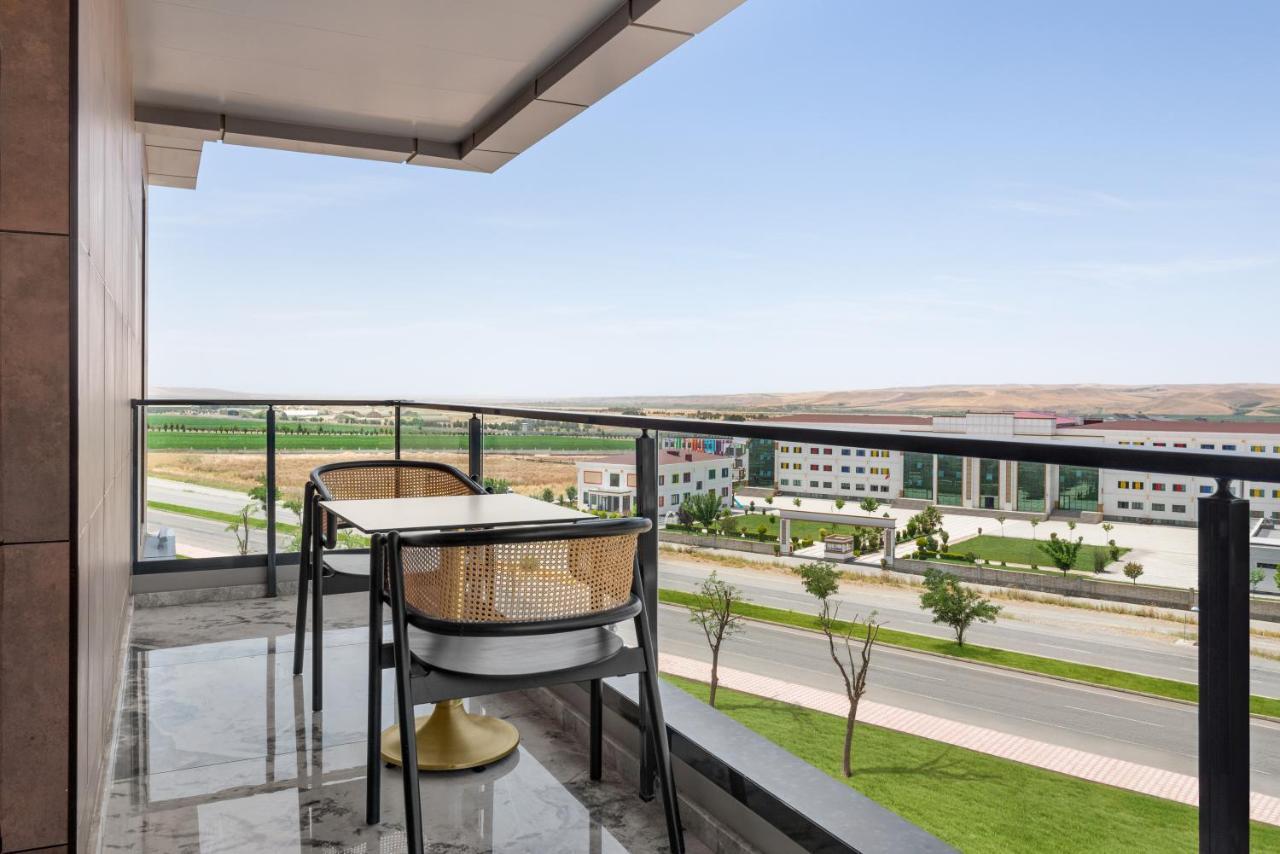 Hotel Ramada Plaza By Wyndham Batman Exterior foto